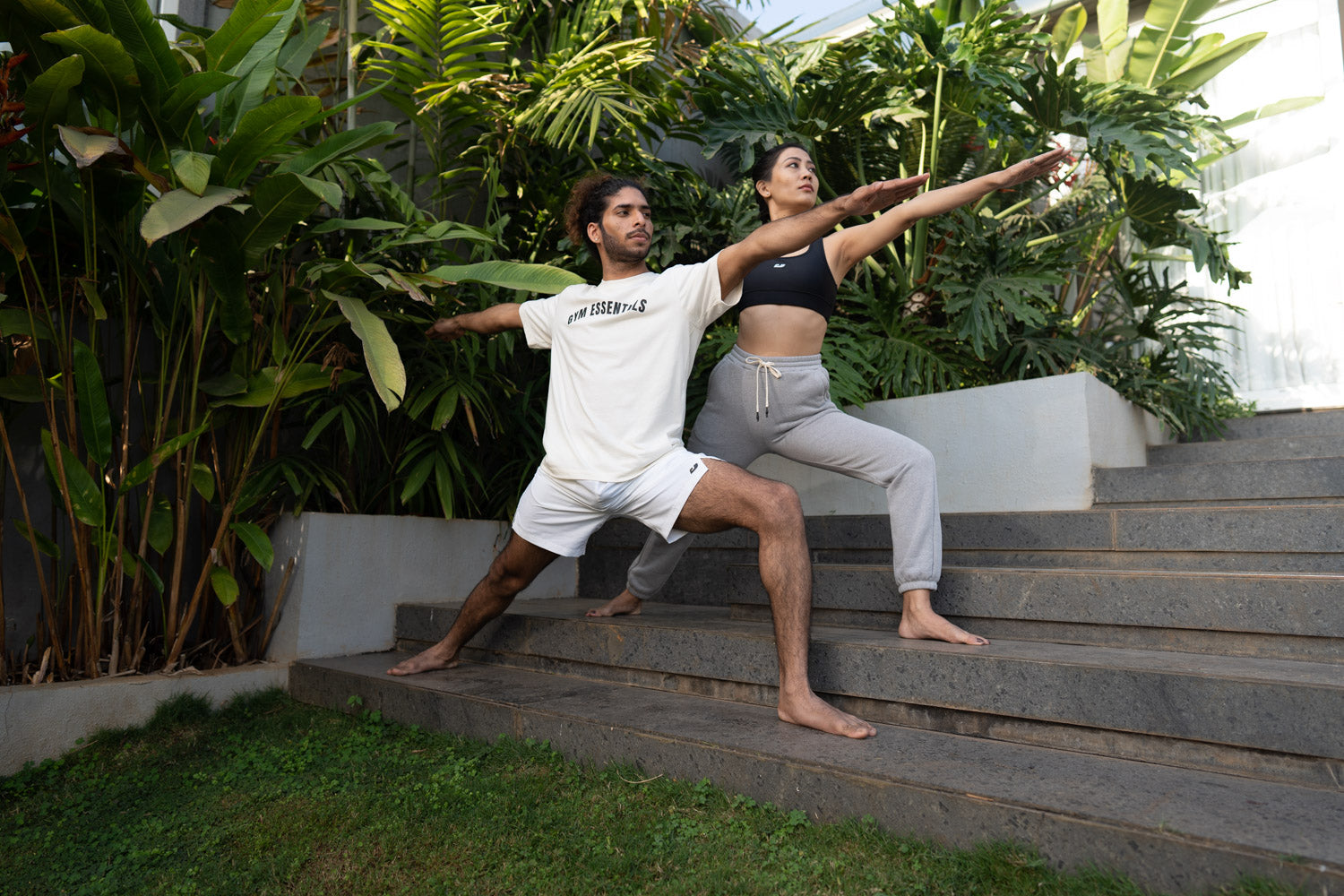 Elevate Your Yoga Experience with Functional Women's Yoga Clothing