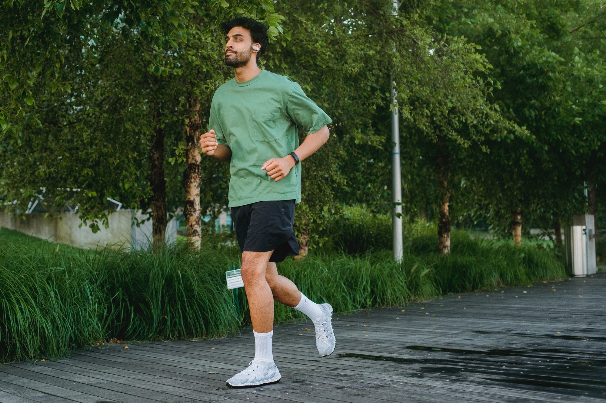 5 Benefits of Wearing Men's Athletic Shorts During Running